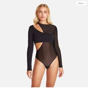 NWT OW Kari in XS
